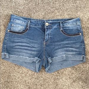 l.e.i. Ashley Lowrise